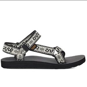 Selling size 8 Tevas as show in the picture